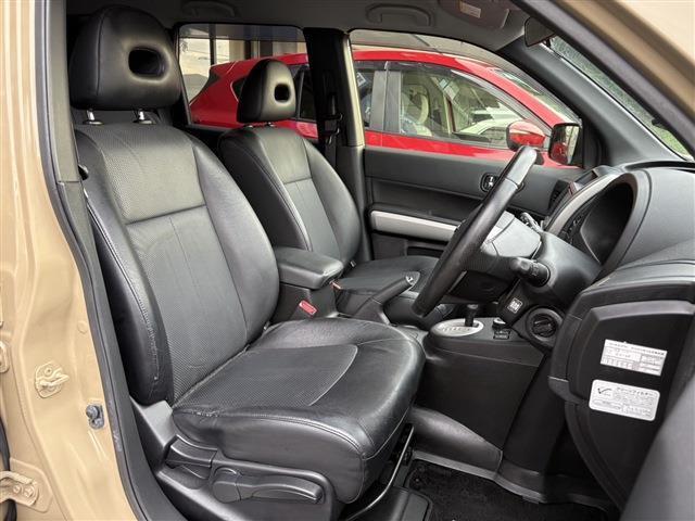 【禁煙車】車内は勿論、シートの焦げ跡や嫌な臭いも御座いません！ご不明点やご来店のお際は是非お電話でご連絡下さい！