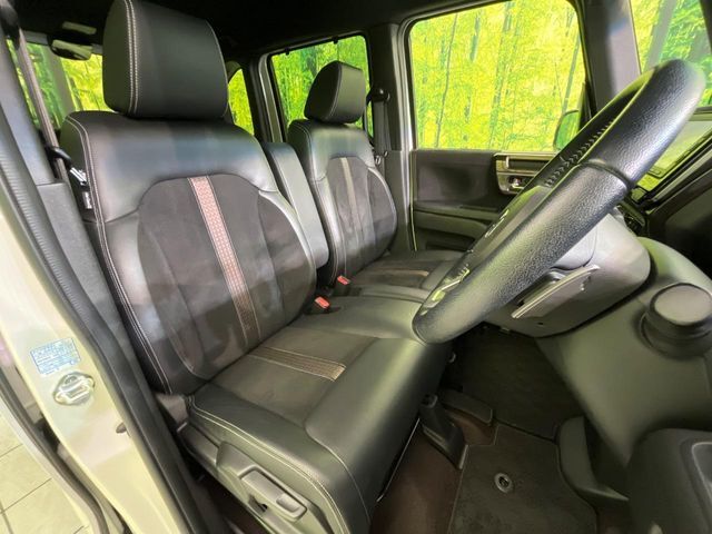 運転席シート廻りは使用感も少なく、良好な状態となっています。丁寧に使われていたことがよくわかりますね。