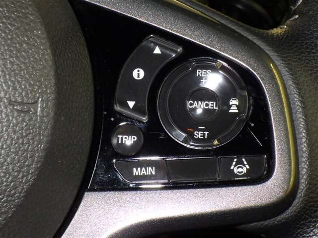 クルーズコントロール☆高速道路などの長距離走行で活躍！一定の速度で走ることができアクセルを踏むことなく走ることができます