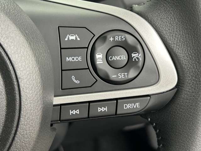 【　アダプティブクルーズコントロール　】設定した車速内で自動で加減速♪先行車との車間距離を適切に維持した追従走行が可能です♪