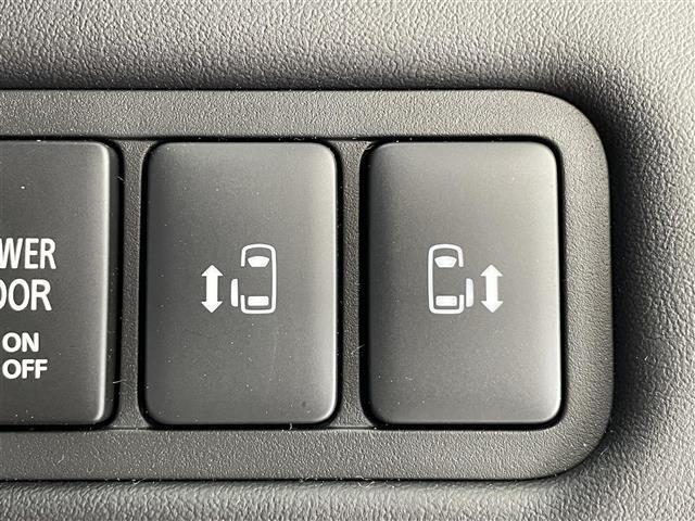 【両側電動スライドドア】小さなお子さまでもボタン一つで乗り降りラクラクです！両手に荷物を抱えている状態でもボタンを押せば自動で開閉するので、お買い物やお出かけの際にはとっても重宝します！