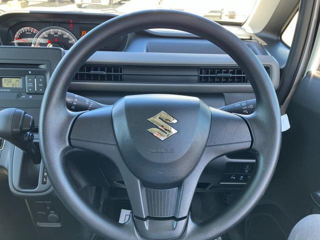 「スズキ プレミアム 認定中古車」とは、(1)スズキ独自の基準をクリアした内外装仕上げ、(2)車両状態が一目でわかる車両状態証明書、(3)安心の3年保証の3つがついた特別な中古車です。