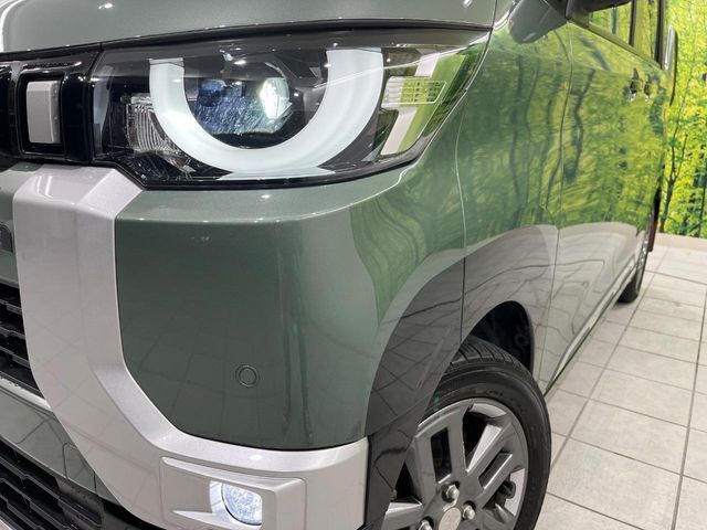 【LEDヘッドライト】悪天候や夜間走行時も良好な視界を確保し安心して運転できる高輝度LEDヘッドライトを装備！点灯速度が早く、消費電力も抑えられています。