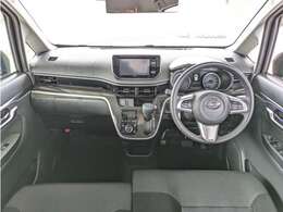 ディープマルーン幾何学とダークグレー基調で高級感のある見た目になっています。