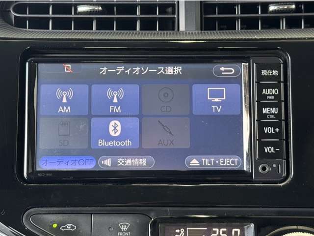 Bluetooth対応、CD再生機能付き。お好きな音楽を聴きながらのドライブは楽しいですよね～♪