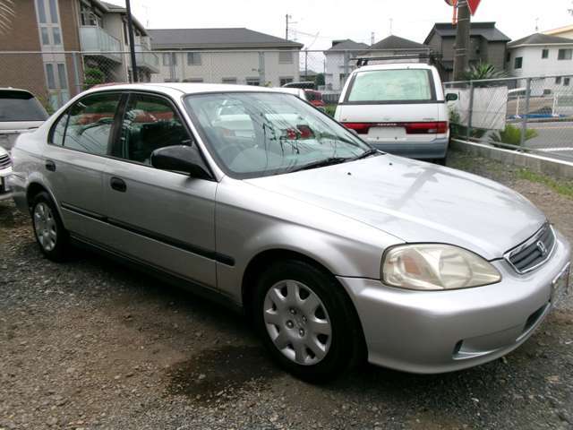 ご覧のとおりボディコンディションは良好です！気持ち良い程クリーンなお車です☆ご納車後の整備や車検も弊社にお任せ下さい。USヘッド、ミラー、モール、テール完備！フェンダー＆ラジオアンテナスムージング済み！