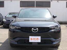 当店のスタッフが一台一台キレイに清掃を行い、納車しております。