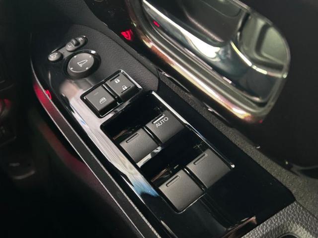 お車に合わせて無料保証以外にも、保証範囲、期間、距離を拡充させた有料保証もご用意しております！中古車の購入が初めてで不安・・・というお客様もご安心ください！