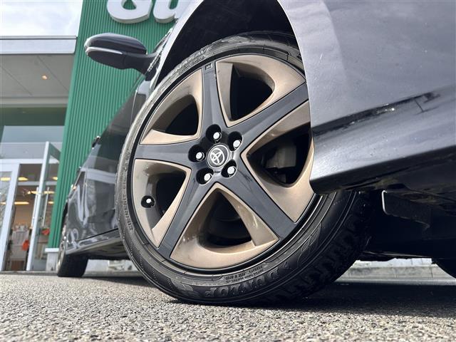 【純正アルミホイール】純正アルミホイールで足回りもかっこよく決まってます♪