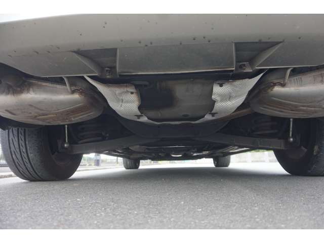 下回りはサビ、歪みなどありませんよ。認証工場にて整備済みです。