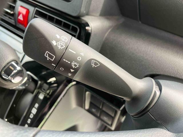 3.「認定中古車カルテ」は、走行距離や修復歴に加えてキズ・凹みの有無・状態や消耗品の交換、過去の整備状況がわかります。