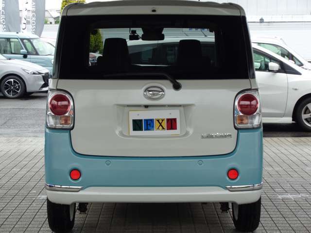 お車でのご来店は、常磐自動車道那珂ICより15分です。マツダとスズキ、そしてNEXTの大きな看板が目印です。電車でご来店のお客様はJR水郡線常陸大宮駅で下車してください。駅までお迎えに上がります。