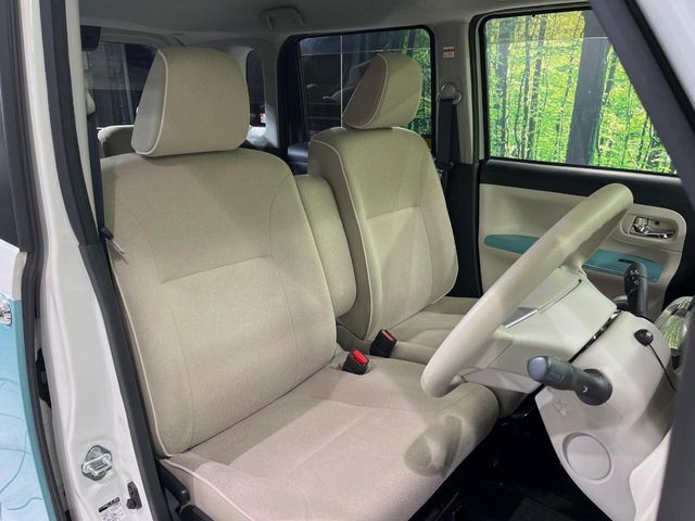 運転席シート廻りは使用感も少なく、良好な状態となっています。丁寧に使われていたことがよくわかりますね。