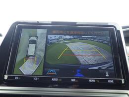【パノラミックビューモニター】上空から見下ろしたような映像をナビ画面に映し出し周囲の状況を確認しながらの走行、駐車が可能となっております！