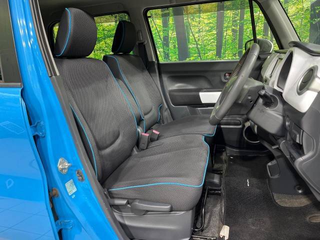 運転席シート廻りは使用感も少なく、良好な状態となっています。丁寧に使われていたことがよくわかりますね。