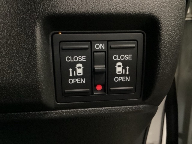 当社サービススタッフが点検整備を実施し、その後、ご納車させていただきますので安心してご利用いただけます。