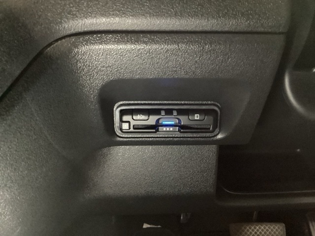 ETC付いてます。ETCが使用可能な道路通行料はキャッシュレスでスマートに走行できます。再セットアップして納車致します。
