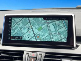 ●純正ナビ:一体感のあるナビは、高級感ある車内を演出してくれます。オーディオ機能も充実しておりますので、運転もより楽しめます♪