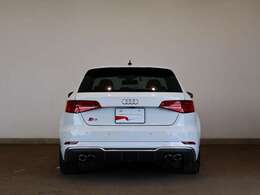 Audi S3 Sportback/プライバシーガラス/マトリクスLEDヘッドライト/アルミホイール 5パラレルスポークデザイン ポリッシュト 7.5Jx18