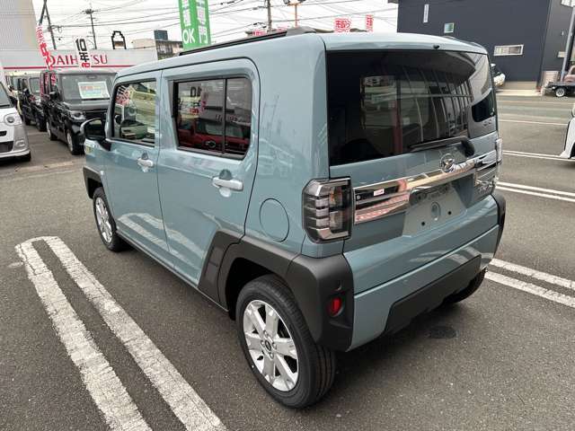 【届出済未使用車の得する価格】大量仕入れにより車両価格が割安な上重量税は払い込み済みで、登録月によっては取得税もかかりません。