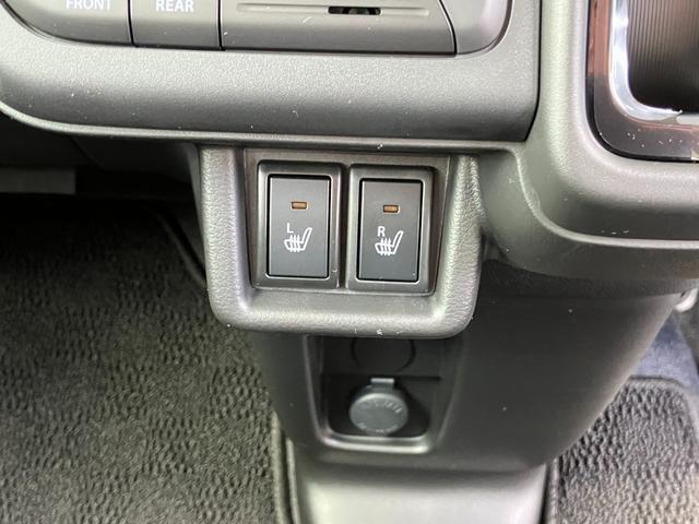 寒い日に重宝するシートヒーターを運転席と助手席シートの装備！