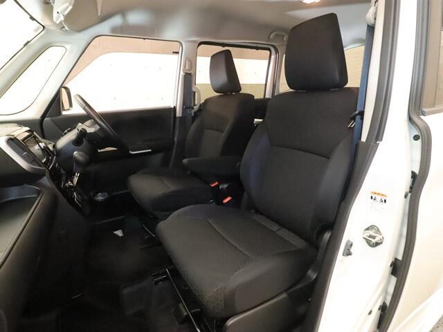 お車のご購入は　カーセブンメガ三郷店にお任せ！入庫の流通がシンプルでおトクな下取り車、買取車が多数在庫！また、とても魅力的なオークションカーも勢ぞろい♪広大な展示場に300台以上の在庫がございます♪