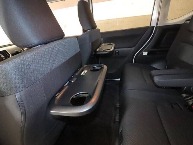 売る側が「キレイ」と言うのは当たり前。誰もが綺麗なお車を選びたいはず！当店では全車両が展示される前にクリーニング済みです♪（登録済未使用車は除く）だからこそ自信を持って「キレイ」と言わせて頂きます♪