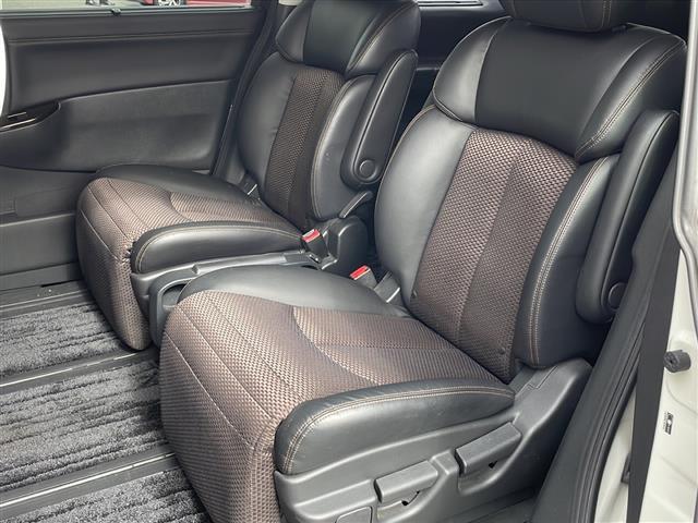 【セカンドシート】ISOFIXついてますのでチャイルドシートも固定できます！後席モニター/フリップダウンモニターの取付も承っております♪