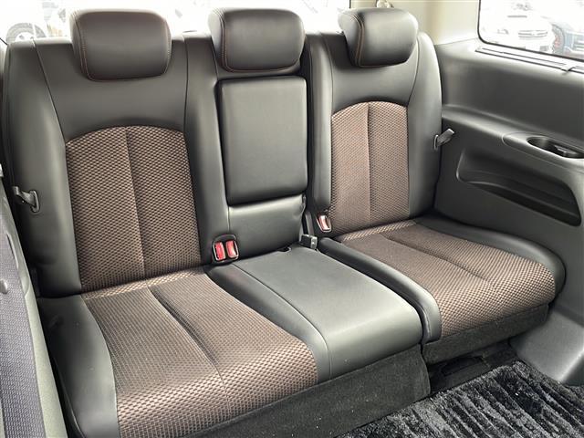 【セカンドシート】ISOFIXついてますのでチャイルドシートも固定できます！後席モニター/フリップダウンモニターの取付も承っております♪