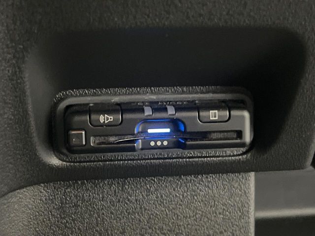 【ETC】高速道路の料金所をストレスなく通過！話題のスポットやサービスエリアに多い「スマートIC」利用時は必須のアイテムです。当店でセットアップを実施、ご納車当日からすぐにご利用いただけます！