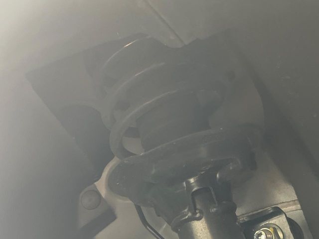 お車を安心してお乗りいただく為には、足回りの定期点検が欠かせません。サービスサポート（有償保証）では無料点検もご提供しており、安心のカーライフをお過ごしいただけるサポート体制が整っています。