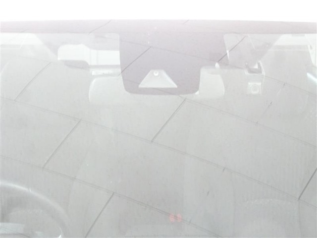 サポカーSとは、衝突被害軽減ブレーキに加えて、ペダル踏み間違い時加速抑制装置※を搭載したクルマが対象となります。詳しくは販売店スタッフまでおたずねください。※マニュアル車は除く