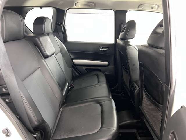 車内はルームクリーニングを実施済みです！綺麗な状態ですので、お気軽にご来店くださいね！
