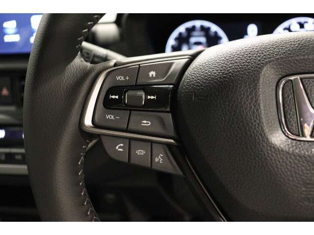 運転しながら操作が出来る画期的装備！これ便利です