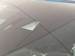 【i-ACTIVESENSE】走行中に前方の車両等を認識し、衝突しそうな時は警報とブレーキで衝突回避と被害軽減をアシスト。より安全にドライブをお楽しみいただけます。