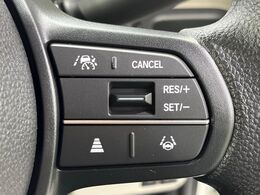 【アダプティブクルーズコントロール】高速道路での長距離走行が楽に！！自動で速度を保つクルーズコントロールが、衝突軽減システムと連携し、前方の車両を感知して車間を保つように速度調節してくれます！！