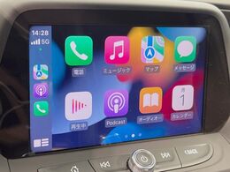 ●Apple　Car　Play：スマホとの有線接続で、ナビ・オーディオ再生などスマホのアプリ機能が画面でも使える便利機能です！