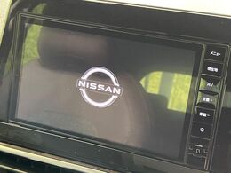 【純正9型ナビ】人気の純正ナビを装備しております。ナビの使いやすさはもちろん、オーディオ機能も充実！キャンプや旅行はもちろん、通勤や買い物など普段のドライブも楽しくなるはず♪