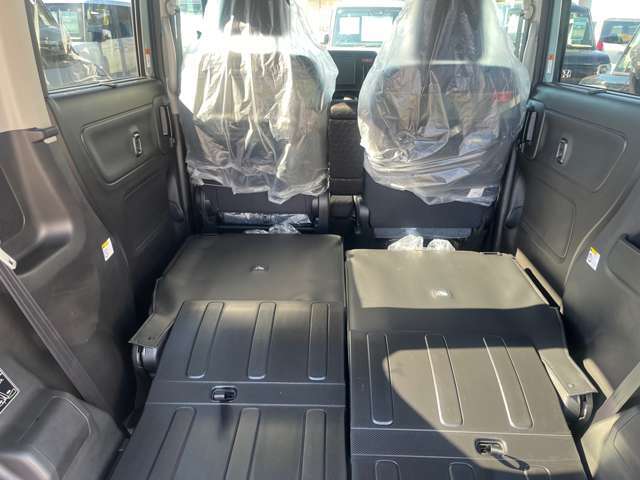 ☆お車についた傷やヘコミ、事故の修理もハヤシにお任せください。自社鈑金工場で修理ができますの安心です☆