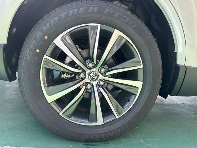★納車前に、専属のクリーニングスタッフが、ピッカピカにクリーニングして納車いたします！もちろん、ピッカピカの状態でお渡しするクリーニング費用も支払総額に含まれています！
