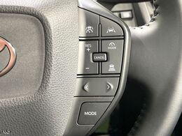 【レーダークルーズコントロール】高速道路での長距離走行が楽に！！自動で速度を保つクルーズコントロールが、衝突軽減システムと連携し、前方の車両を感知して車間を保つように速度調節してくれます！！