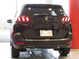 ドライブレコーダー、ETC、レーダー等の取付、ボディーコーティングやスモークフィルム施工等ご要望に応じてご対応いたします。