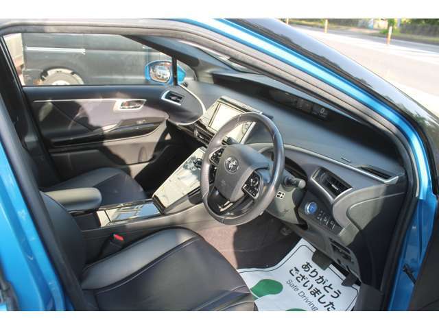 自動車販売士が車のことなら何でも親切、丁寧にご案内致します！！支払総額は、車体価格、法定費用、整備点検費用（消耗品）、リサイクル、ナンバー代、全部含まれた価格です！