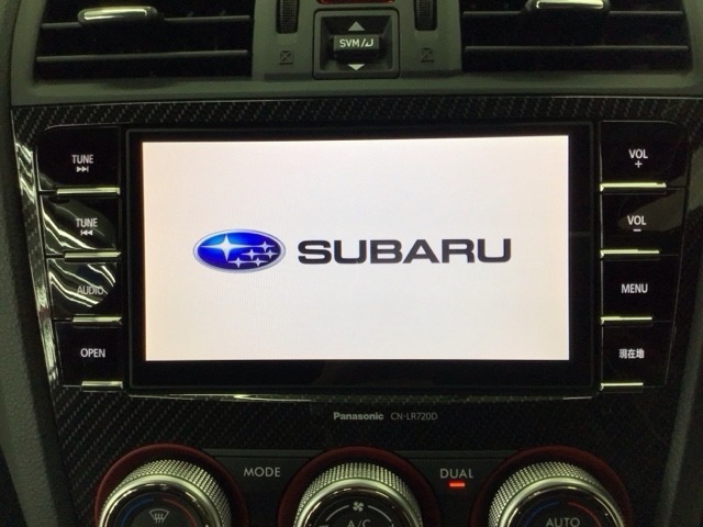 【オーディオ機能】ナビに一体のオーディオは、フルセグTVの他にDVD/CDプレーヤーを装備♪もちろんFM/AMラジオもお聞きいただけますよ♪