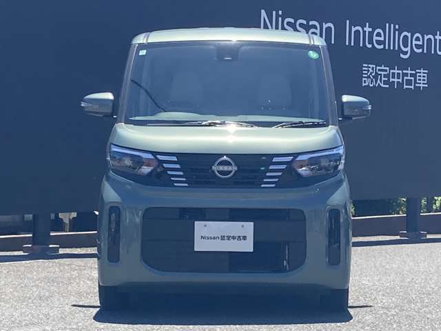 フロントガラスの上部には衝突軽減ブレーキの装置も付いており、より安全に運転を楽しんでいただくことができます。