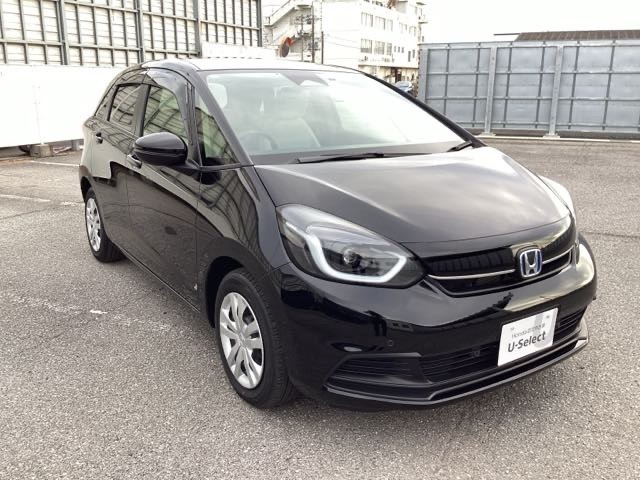 ご納車までの期間ですが、県内のお客様は1、2週間、県外のお客様は2、3週間ほどでご納車が可能となります。但し、お支払いや書類の状況によっては多少の前後もありますので、その際には何卒ご了承下さい。