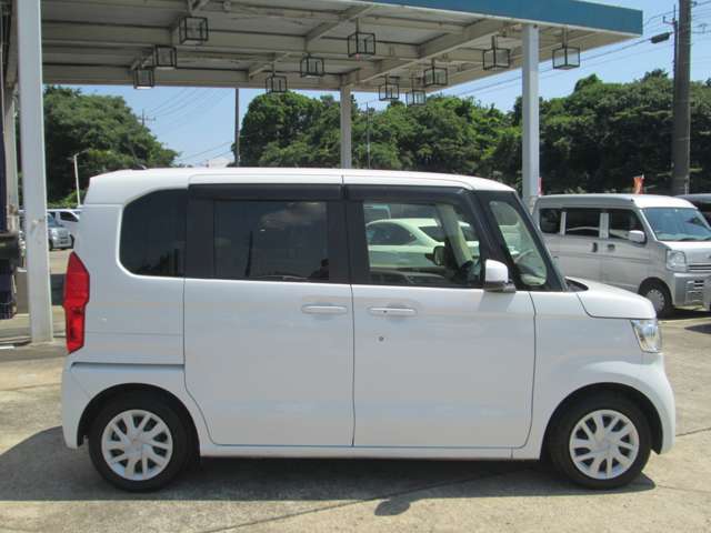 全車自社買付担当による直接仕入・直接買取車なので他店に負けない低価格でご提供しております！また遠方のお客様には格安納車サービスもございます！