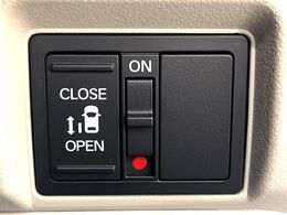 【パワースライドドア】スマートキーや運転席のスイッチでスライドドアの開閉が可能♪電動だから力を入れてドアを開ける必要が無く、小さいお子様でも、重い荷物を持っている時もラクに開け閉めできます♪