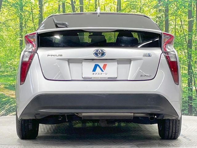 安心の最長10年・走行無制限保証（有償）をご用意。保証内容も充実はもちろん、無料点検＆オイル交換や、年中無休の全国・24時間ロードサービスも付帯されておりますのでご安心下さい。