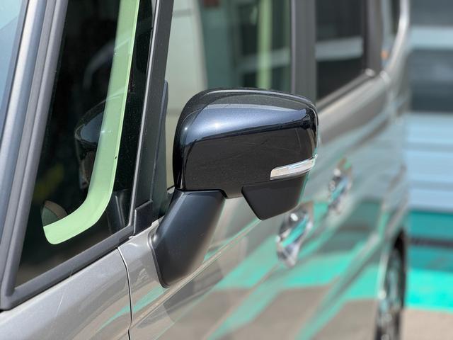 狭い駐車場でも安心。スイッチ操作だけでドアミラーの格納展開が可能。電動格納式リモコンドアミラー！